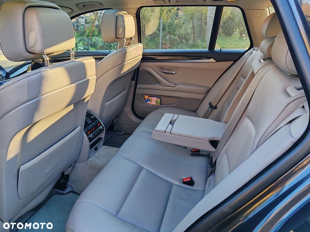 BMW Seria 5 520d Luxury Line - 30