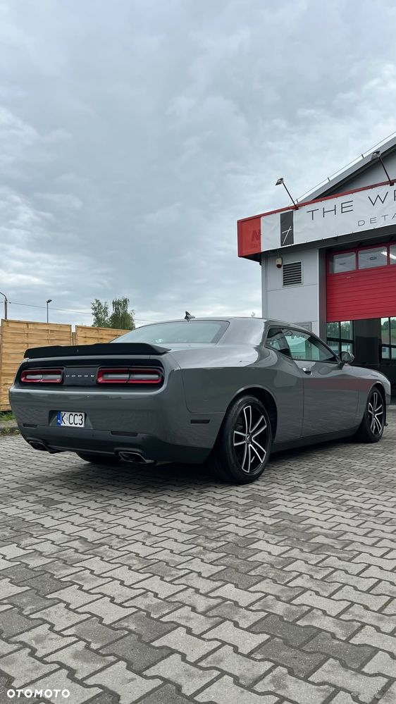 Dodge Challenger - 3