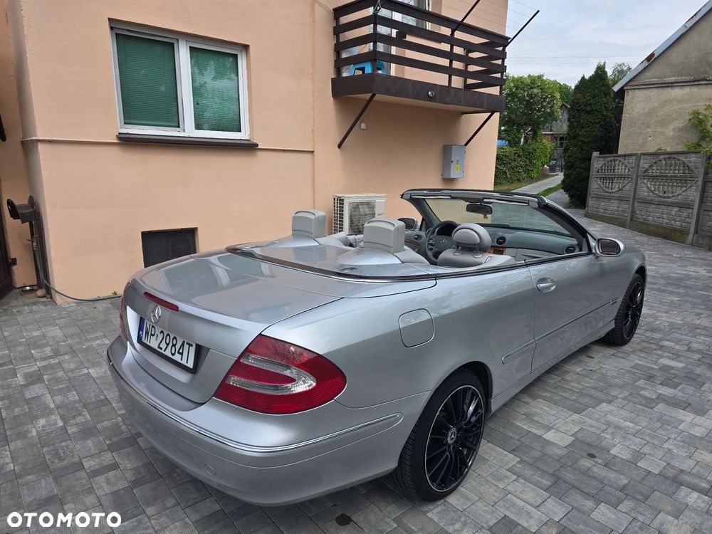 Mercedes-Benz CLK - 13