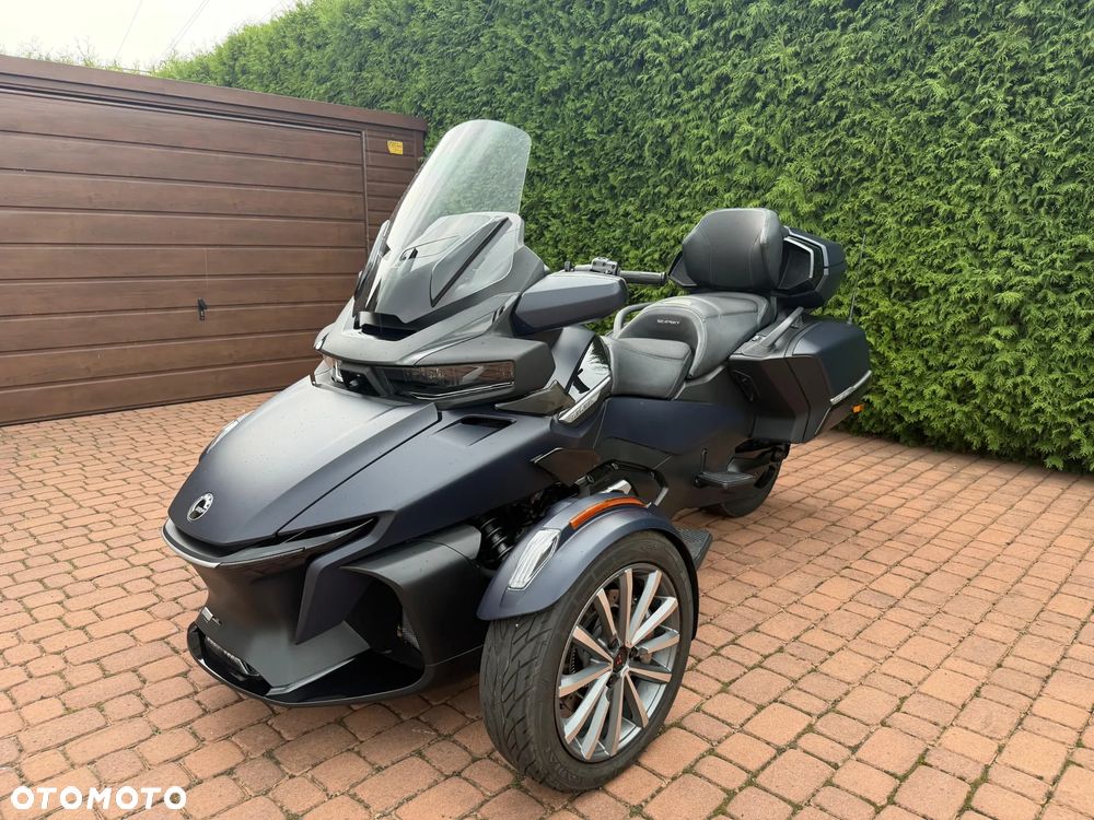 Can-Am Spyder - 1