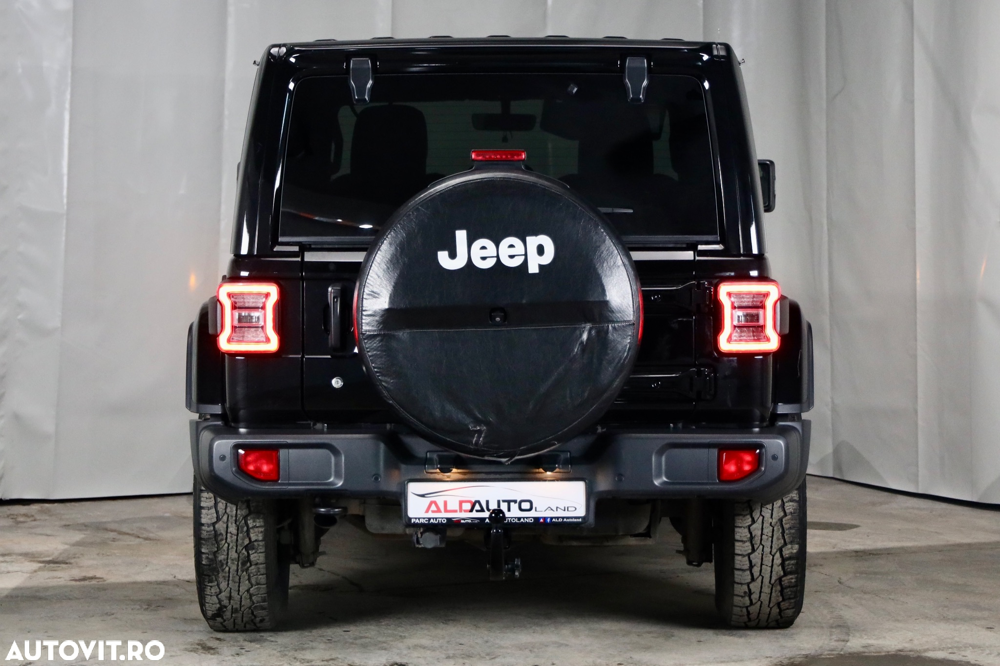 Jeep Wrangler Unlimited 2.2 CRD AT8 Sahara - 35