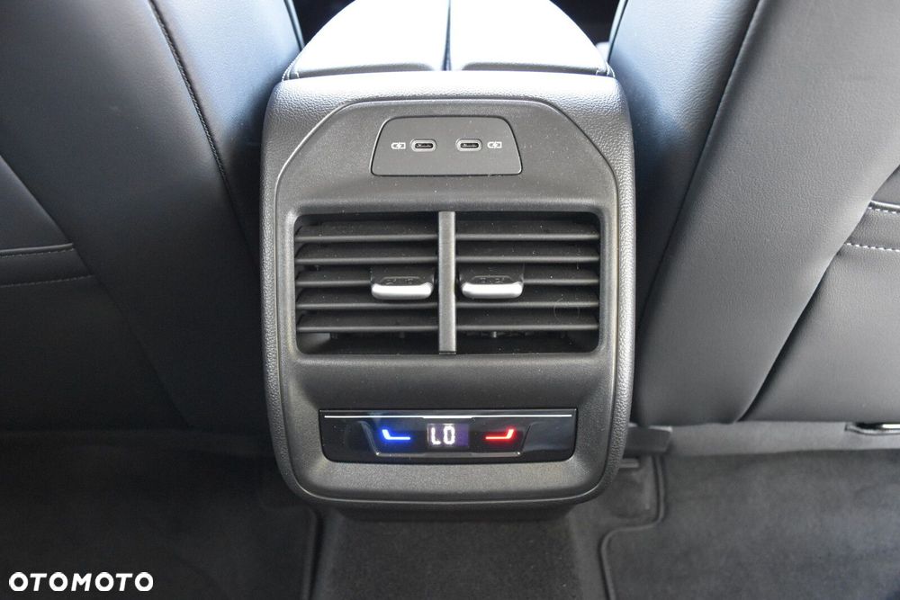 Volkswagen Passat - 34