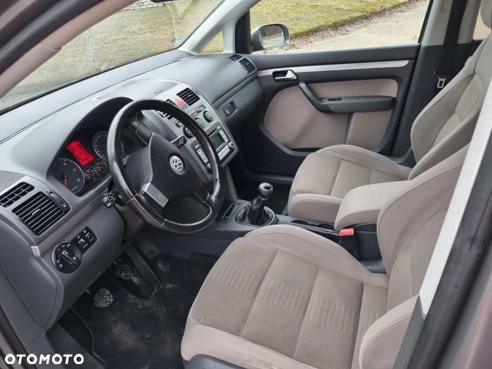 Volkswagen Touran 2.0 TDI Highline - 7