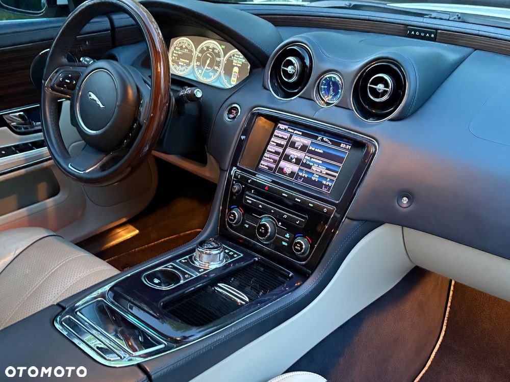 Jaguar XJ 5.0 V8 LWB Portfolio - 14