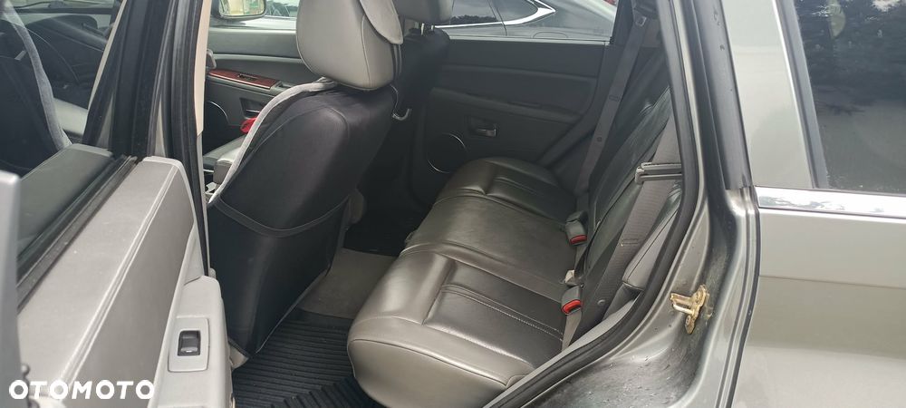 Jeep Grand Cherokee - 19