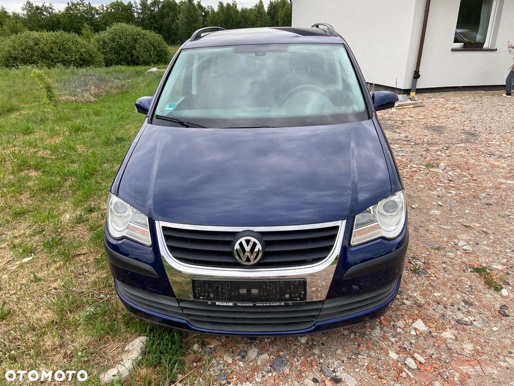 Volkswagen Touran - 1