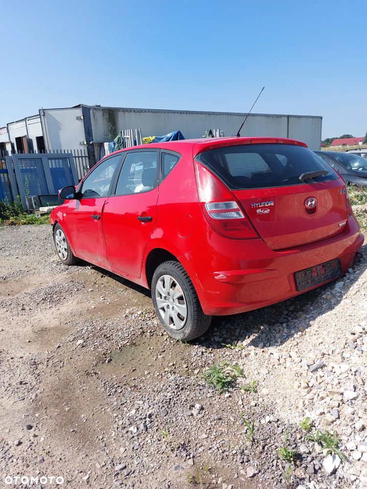 Hyundai i30 1.6 D na częśći - 1