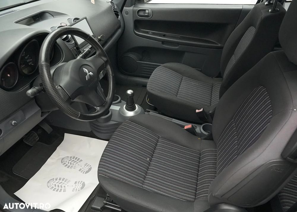 Mitsubishi Colt - 11