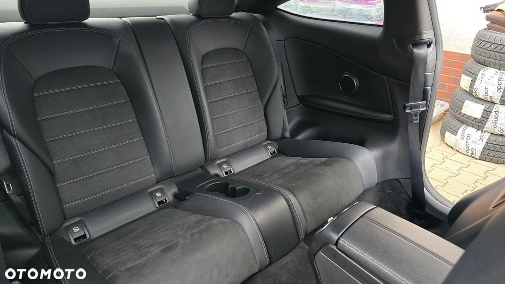 Mercedes-Benz Klasa C 200 4-Matic 9G-Tronic - 13