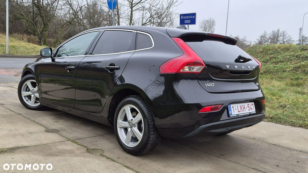 Volvo V40 D2 Momentum - 4