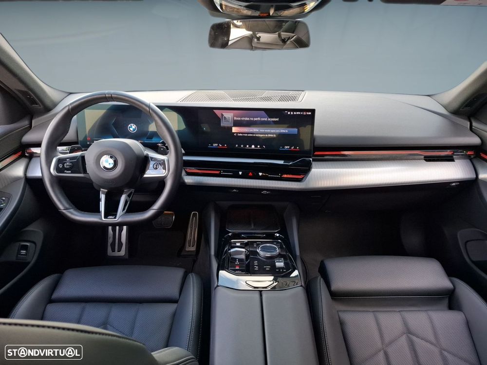 BMW 520 d Pack Desportivo M - 14