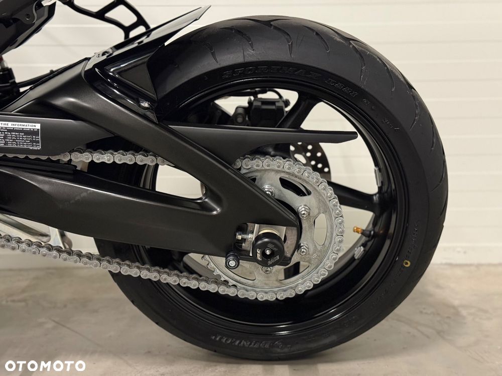 Yamaha FZ - 32