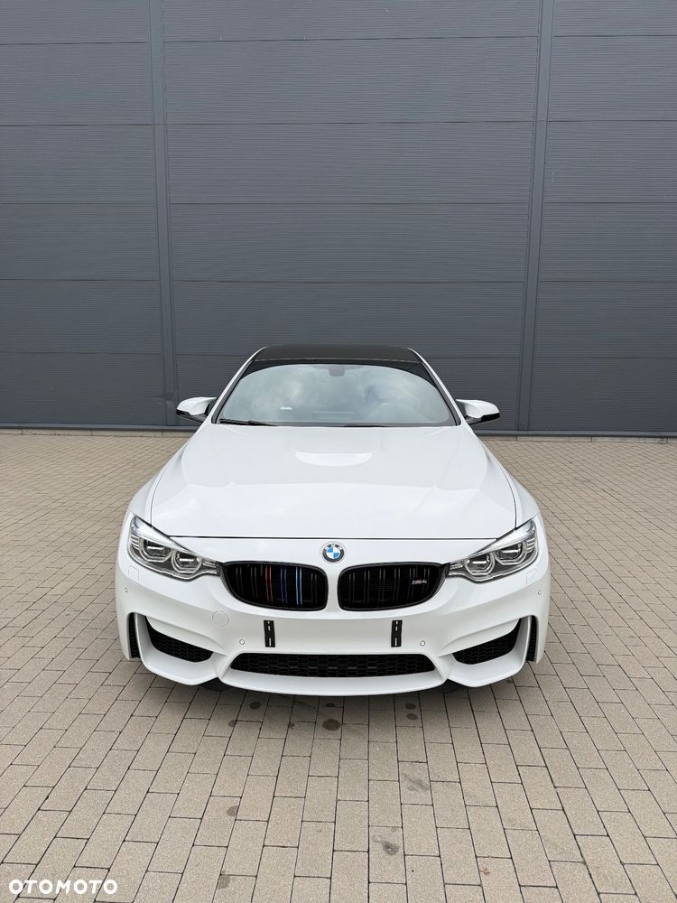 BMW M4 Standard - 3