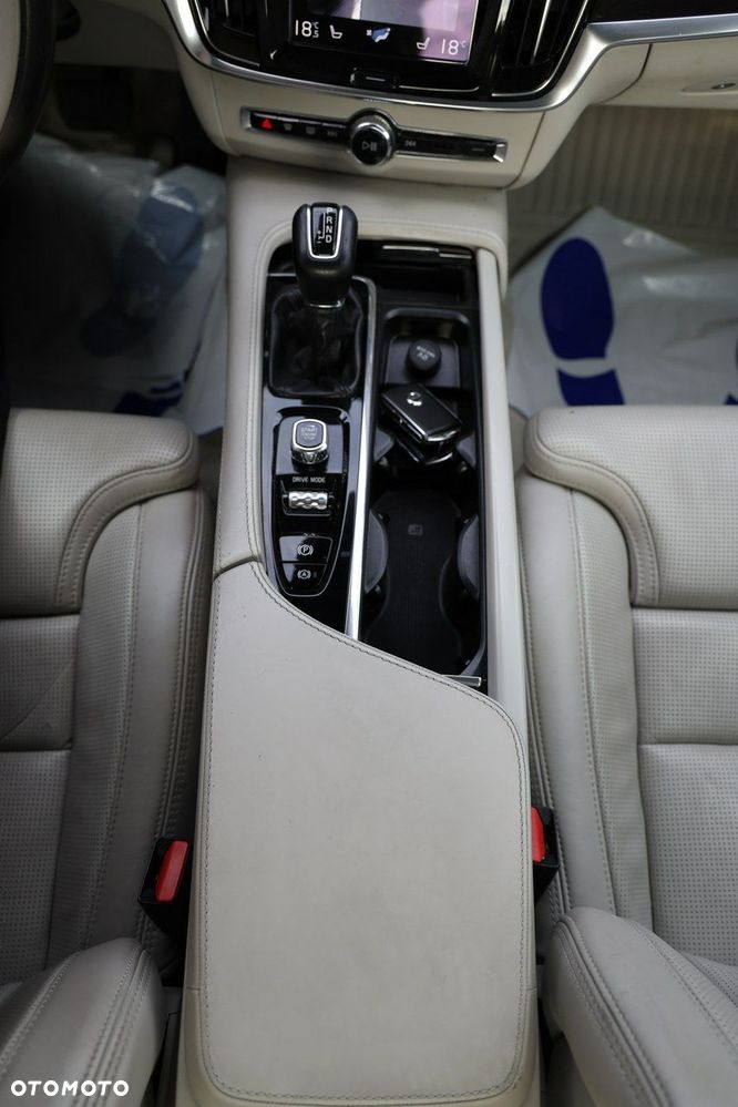 Volvo S90 - 20