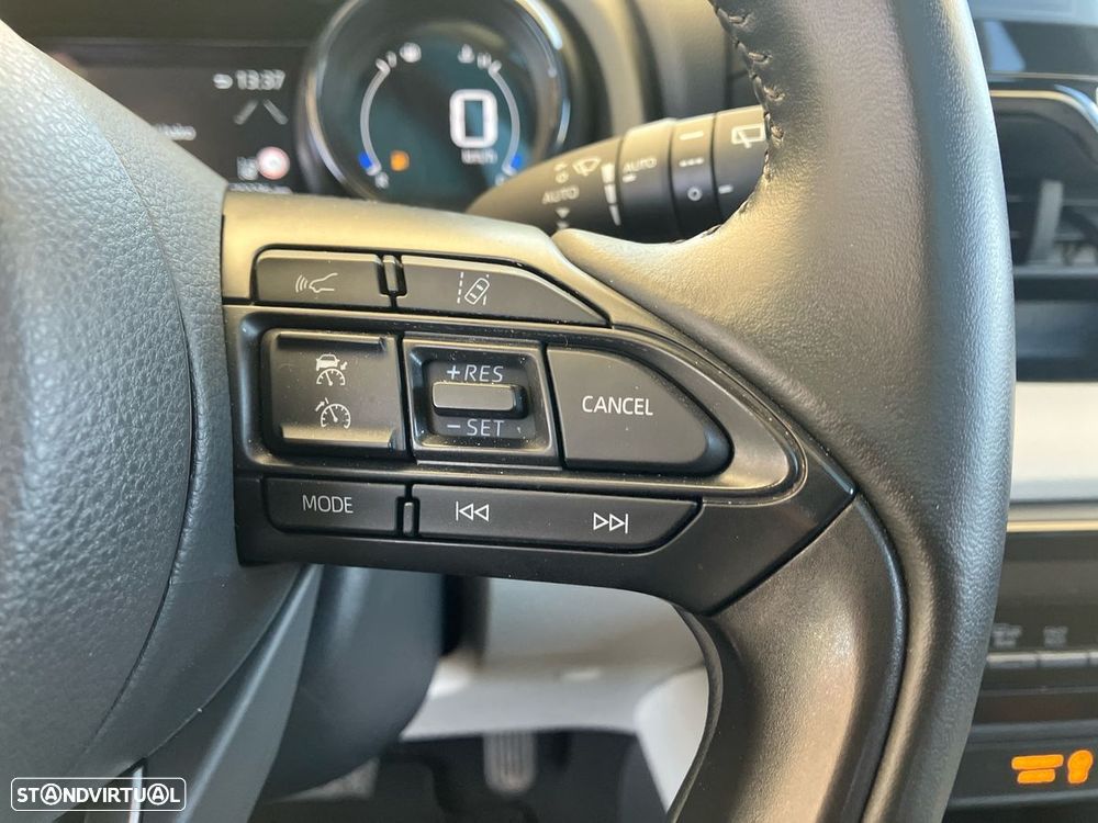 Toyota Yaris 1.5 HDF Luxury - 28