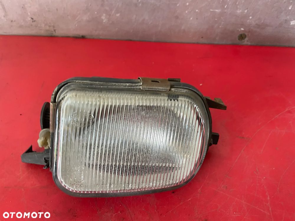 HALOGEN PRAWY MERCEDES C KLASA W203 2158200656 - 1