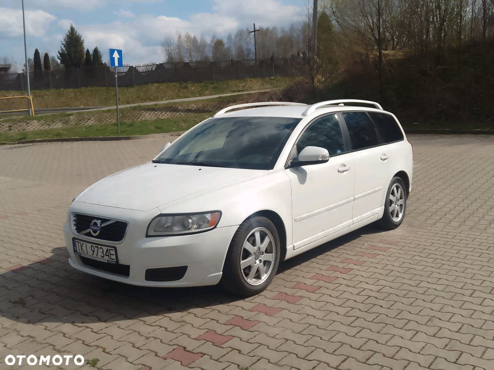 Volvo V50 D2 Momentum - 1