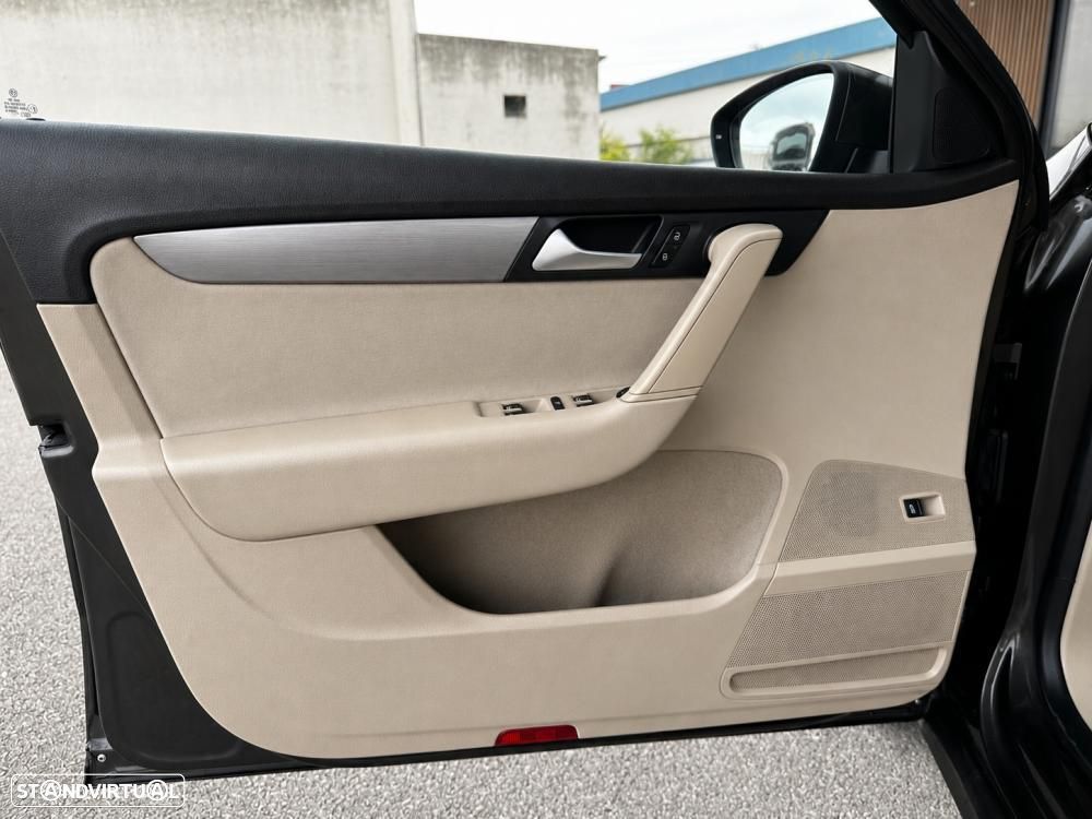 VW Passat Variant 2.0 TDI Confortline - 19