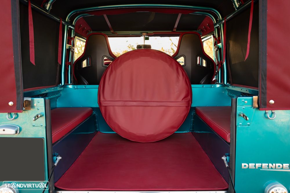Land Rover Defender - 37