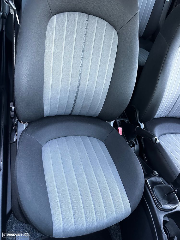 Fiat Punto 1.3 M-Jet Easy S&S - 25