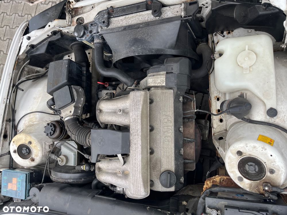 BMW Seria 3 316i - 22