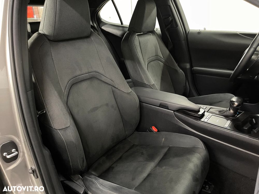 Lexus UX 250h Business Edition - 9