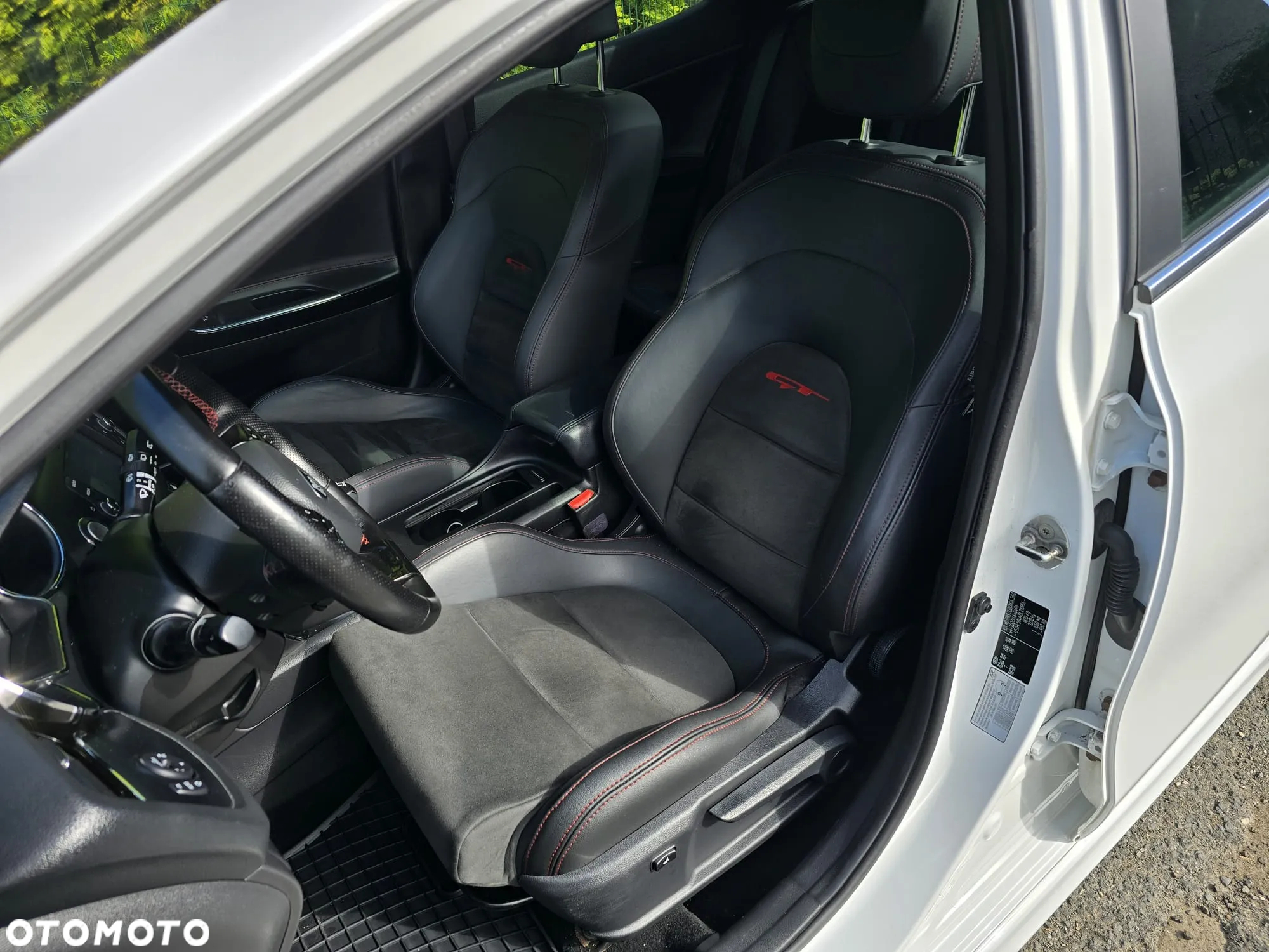 Kia Ceed 1.6 T-GDI GT - 24