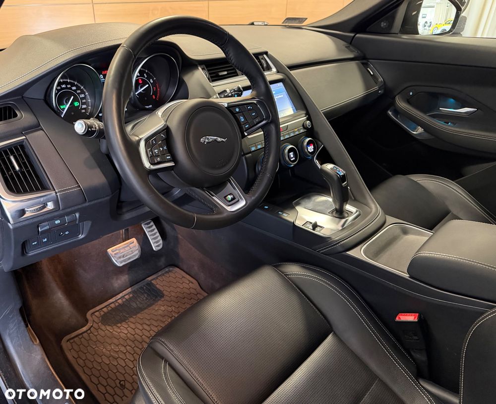 Jaguar E-Pace 2.0 i4P AWD R-Dynamic - 16