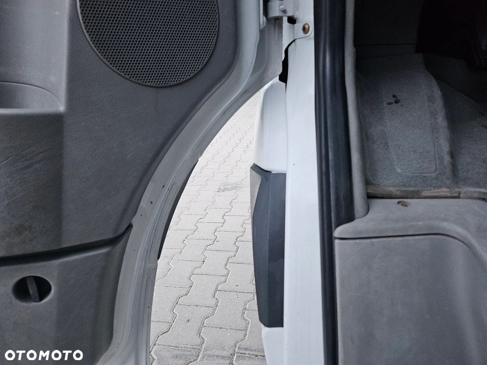 Mercedes-Benz Sprinter - 16
