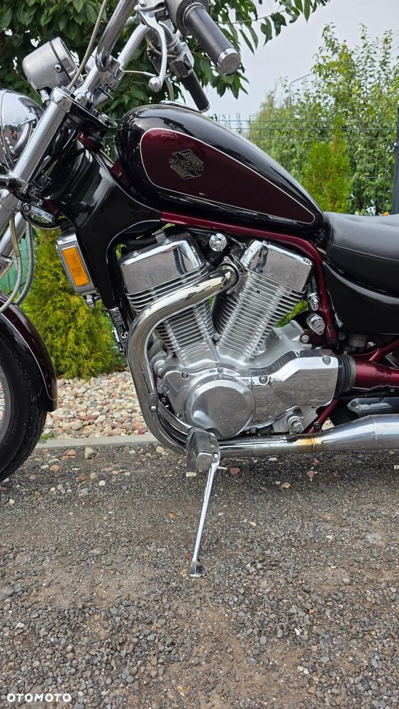Suzuki Intruder - 13