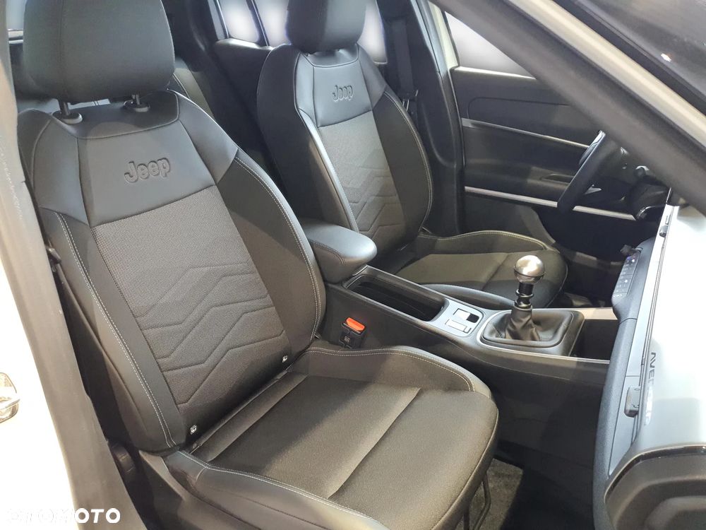 Jeep Avenger 1.2 GSE T3 Altitude FWD - 25