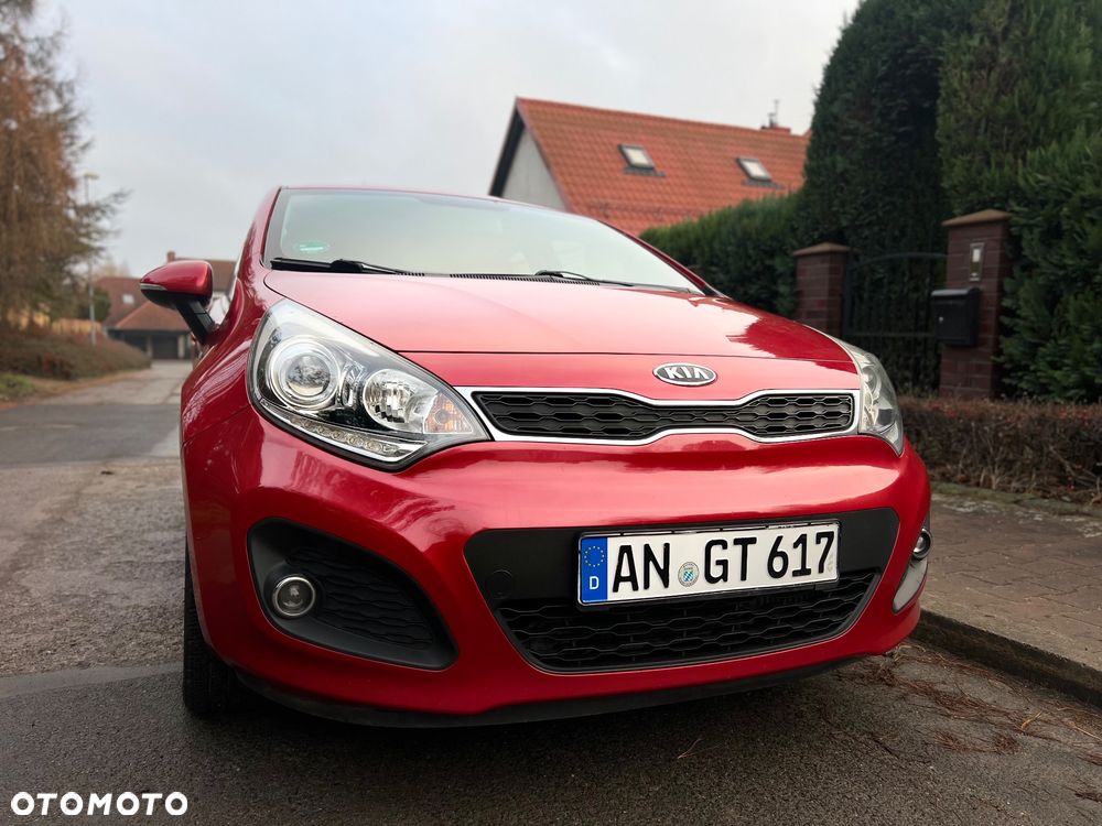 Kia Rio 1.4 CRDI Fifa World Cup Edition - 3