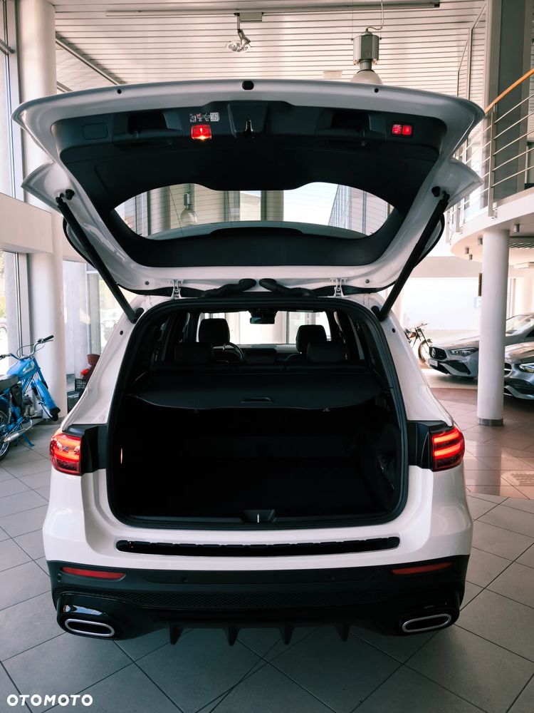 Mercedes-Benz GLB 200 AMG Line 7G-DCT - 36