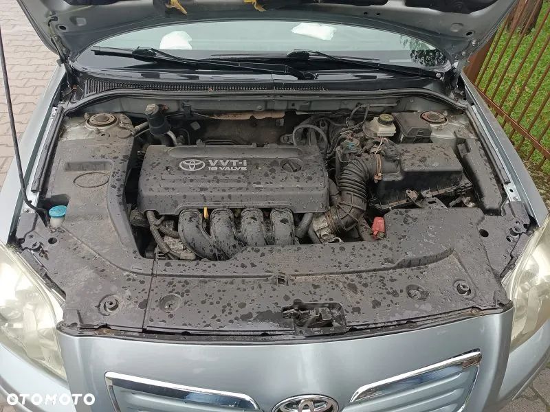 Toyota Avensis - 4