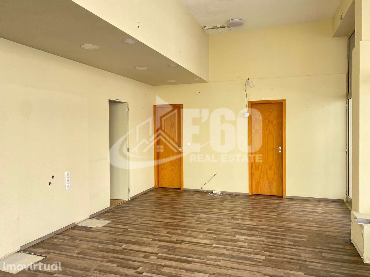 LOJA EM CENTRO DE ESPINHO - Grande imagem: 2/15