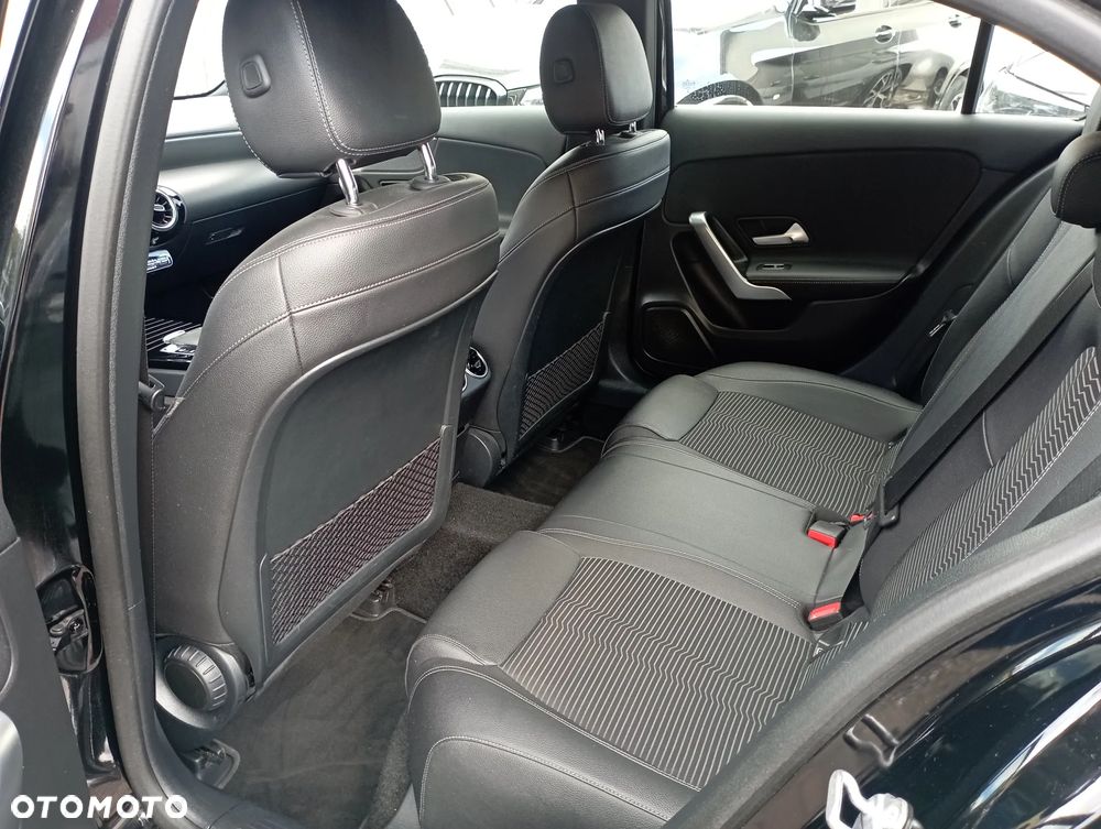 Mercedes-Benz Klasa A 200 7G-DCT - 11