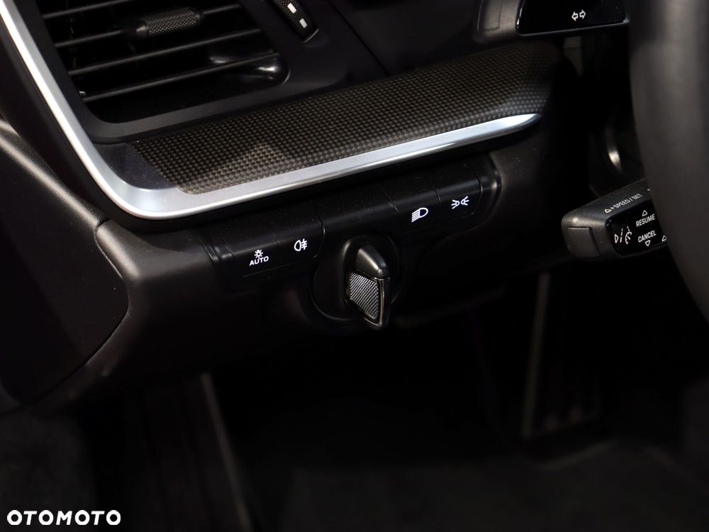 Porsche 911 Turbo S - 29