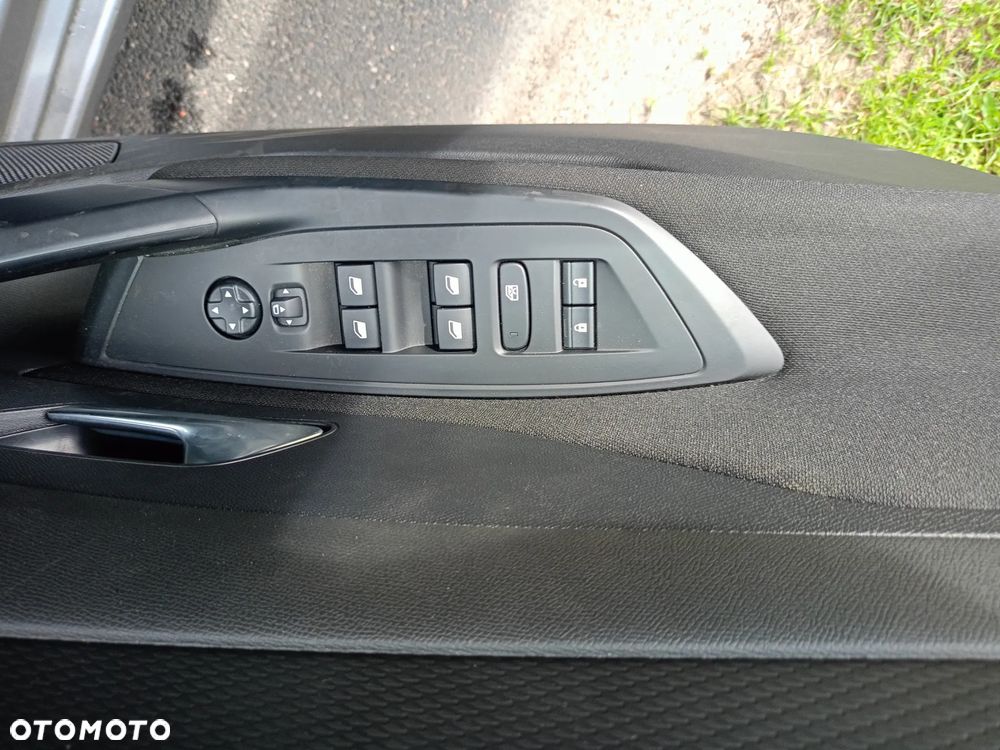 Peugeot 308 Hybrid 136e-DSC6 Allure - 15