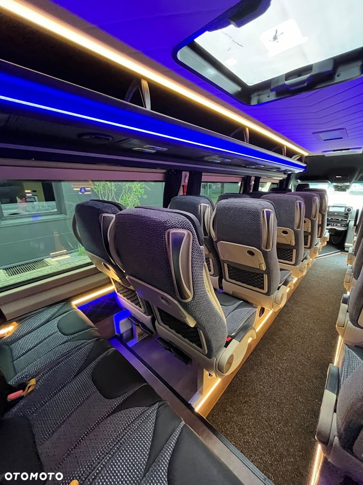 Mercedes-Benz Sprinter 519 - 22