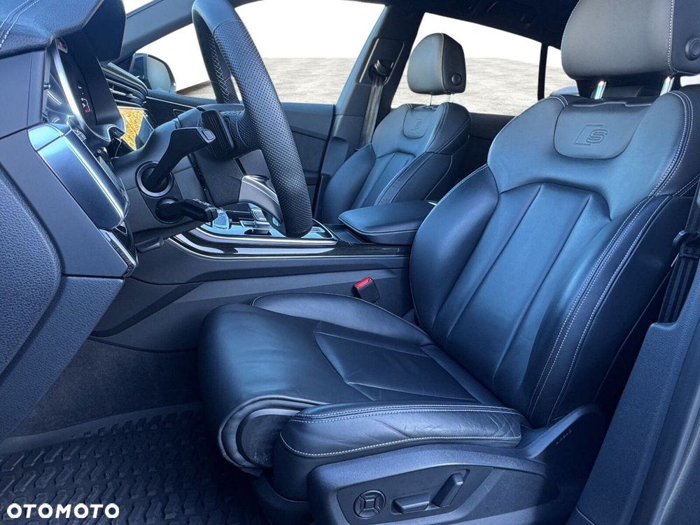 Audi Q8 - 10