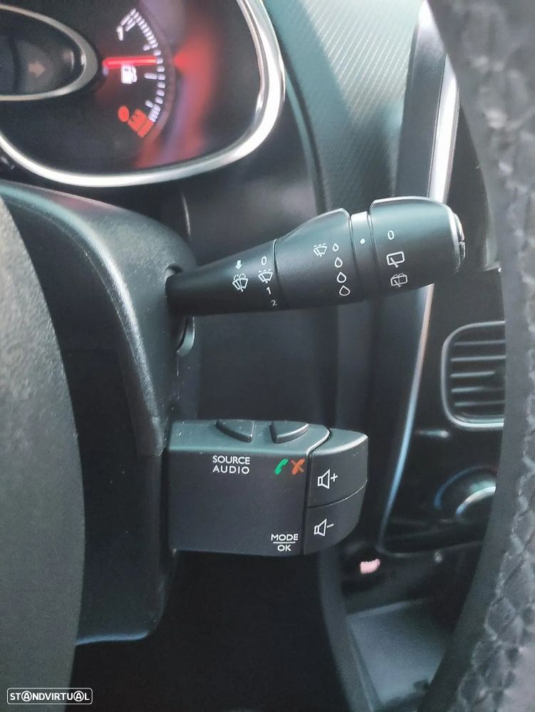 Renault Clio Sport Tourer - 12