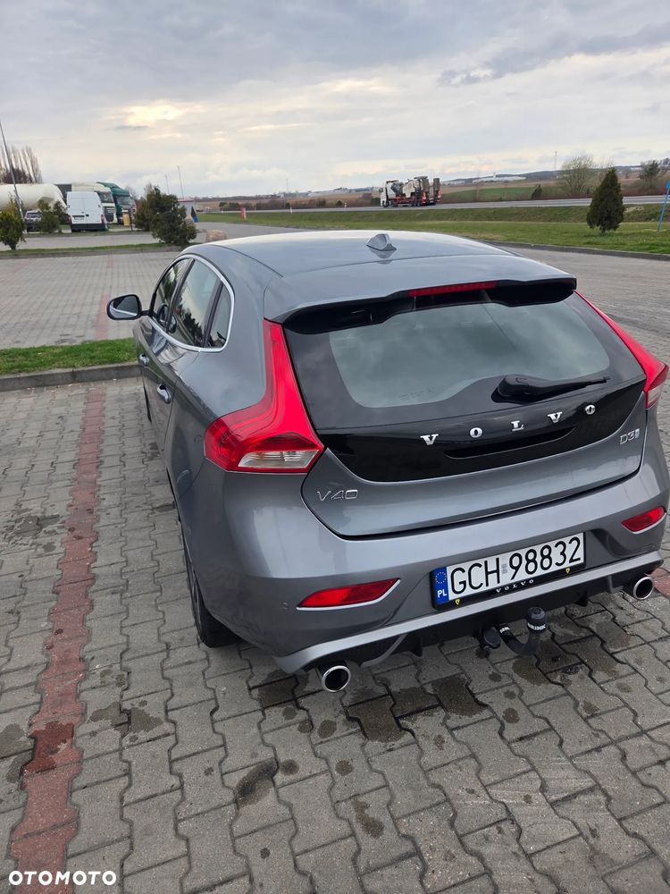 Volvo V40 D3 Drive-E SCR R-Design Momentum - 4