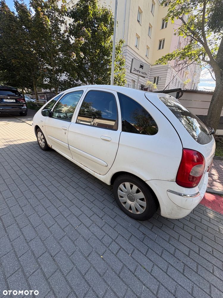 Citroën Xsara Picasso 2.0 16V Exclusive - 3