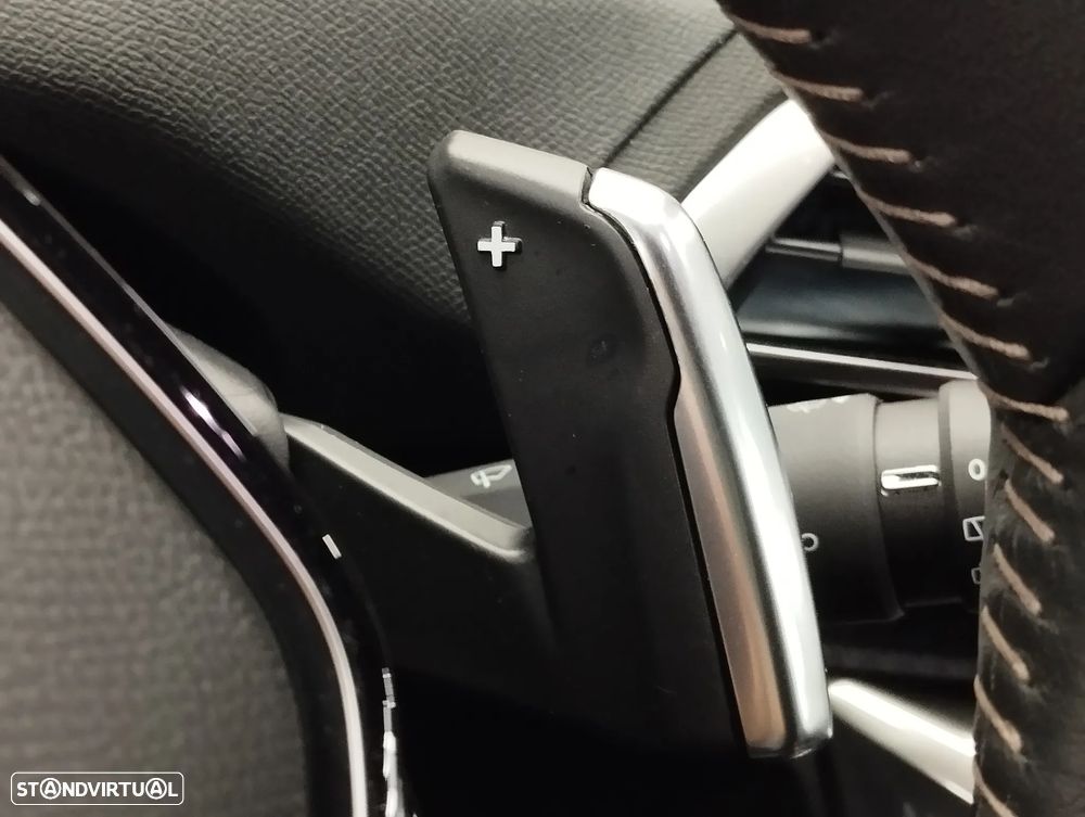 Peugeot 5008 1.2 PureTech Allure EAT8 - 24