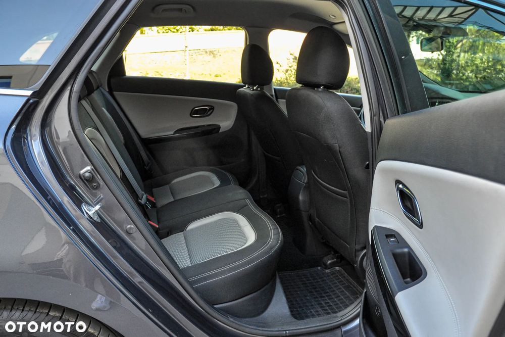 Kia Ceed - 12