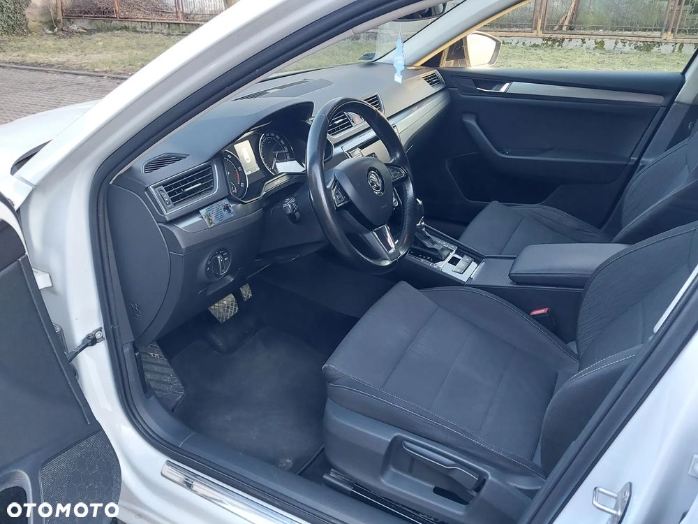 Skoda Superb 2.0 TDI Style DSG - 13