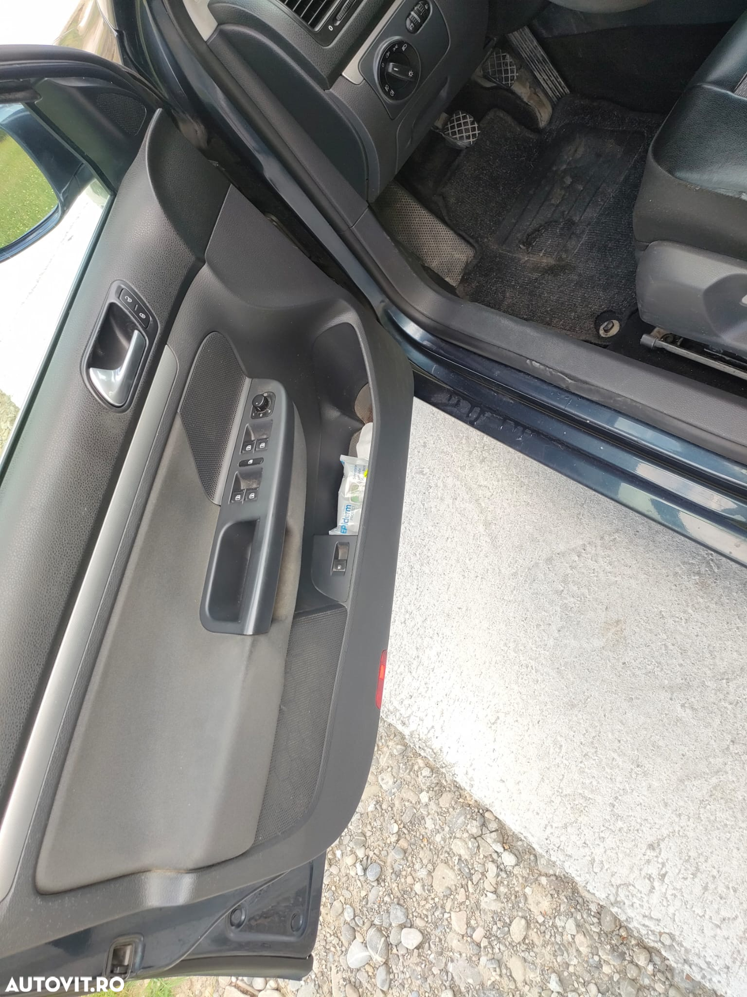 Volkswagen Jetta 1.9 TDI Comfortline - 9