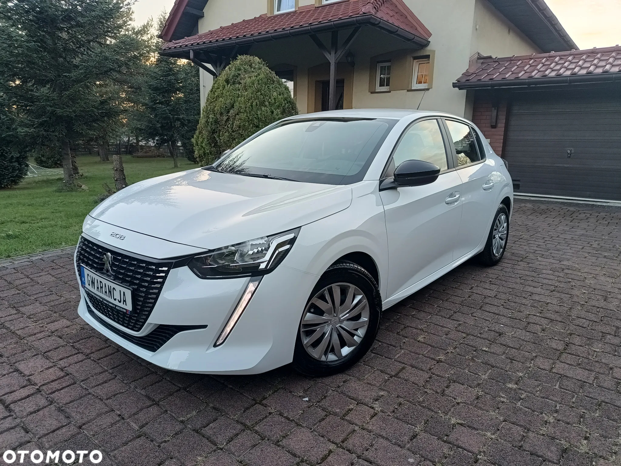 Peugeot 208 - 14