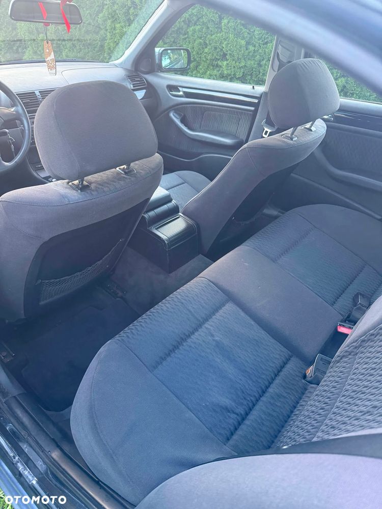 BMW Seria 3 320i - 11
