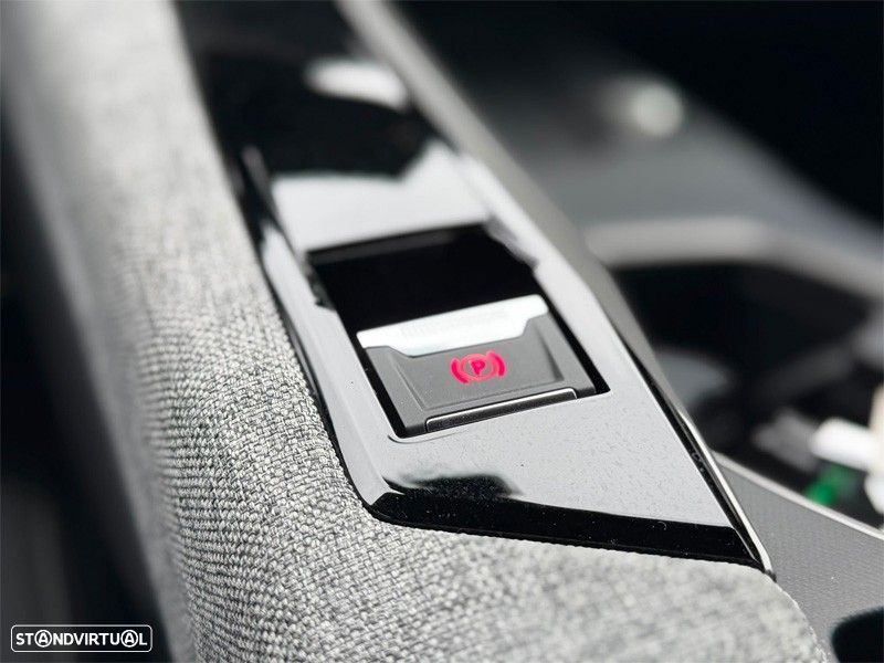 Peugeot 3008 1.2 Hybrid GT e-DCS6 - 23